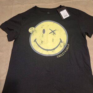 Boys T size small (6/7)